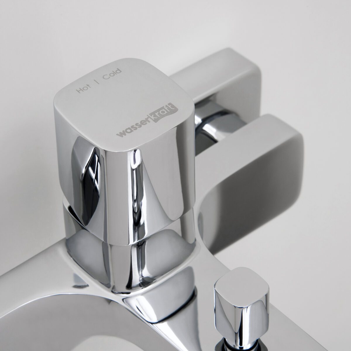 Смеситель для ванны Wasserkraft Naab 8601 — изображение 6