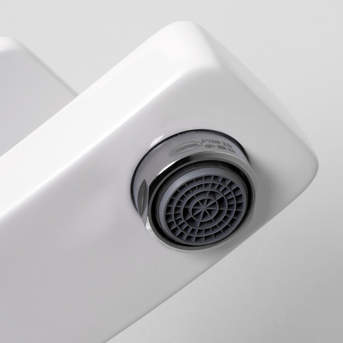 Смеситель для умывальника Wasserkraft Aller 1063WHITE — изображение 3