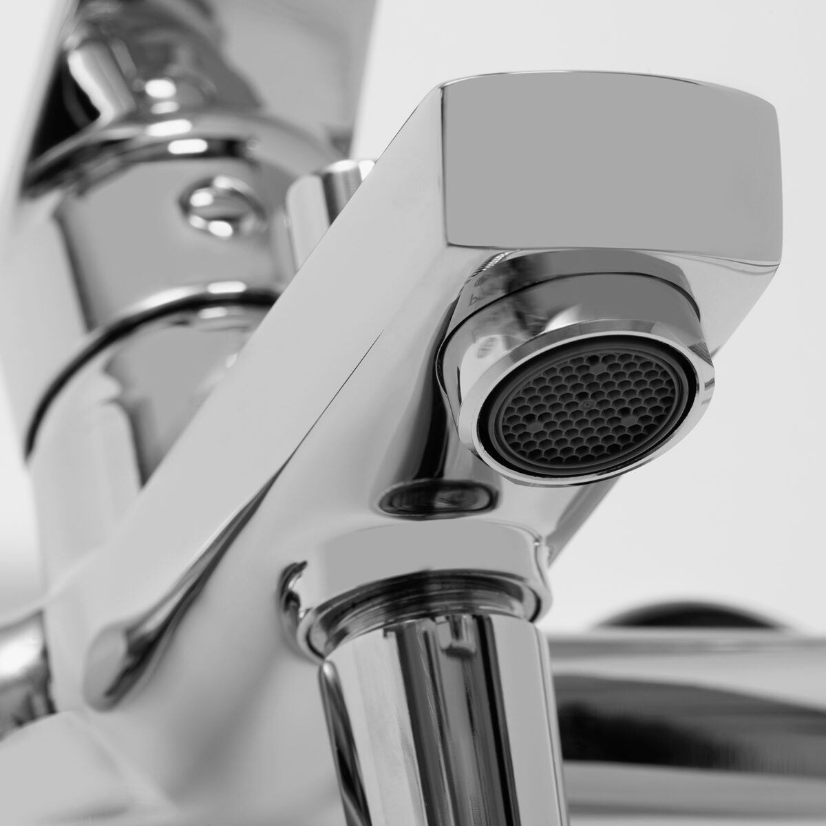 Смеситель для ванны Wasserkraft Dill 6101 — изображение 4