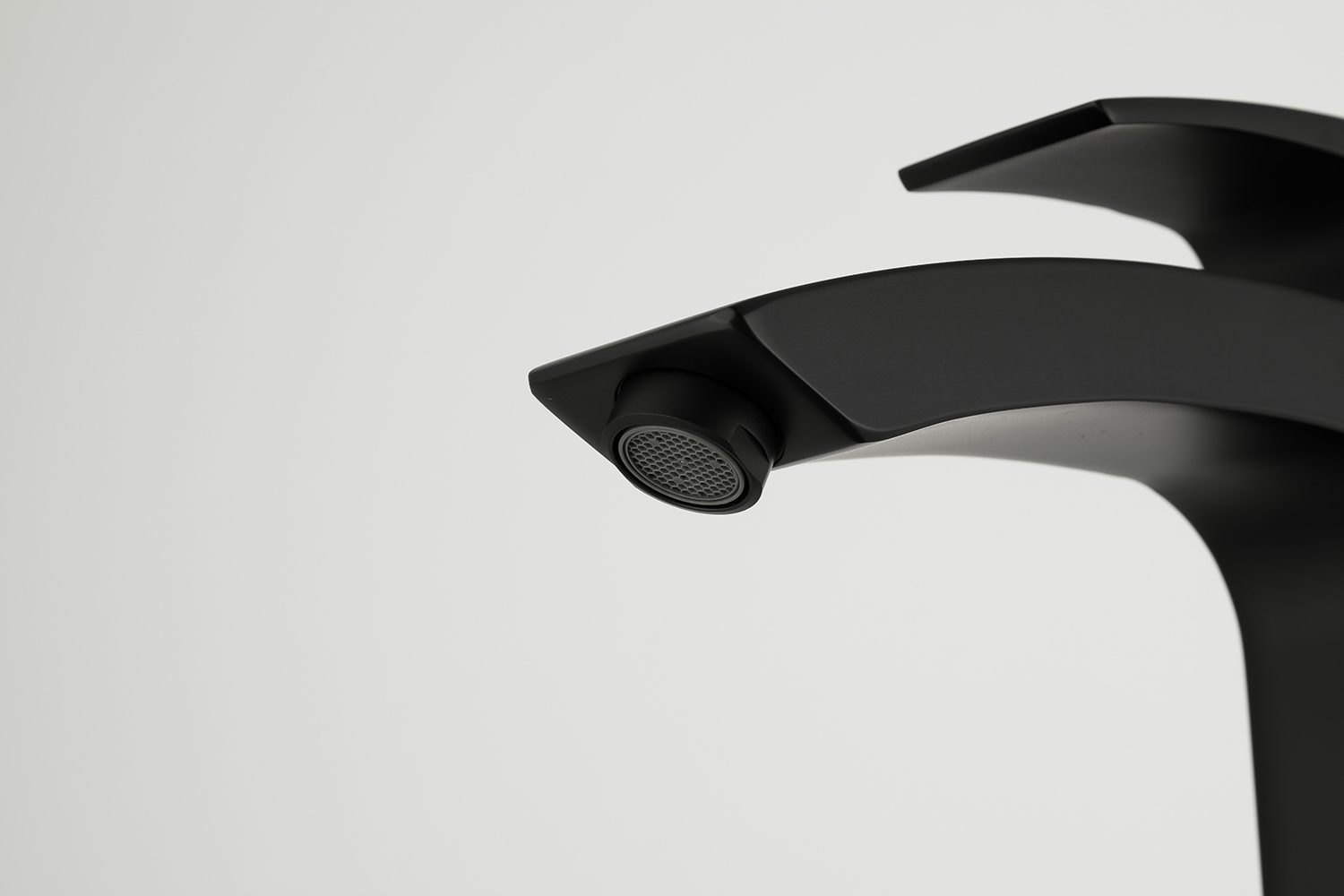 Смеситель для накладного умывальника Gappo G1007-16 — изображение 6