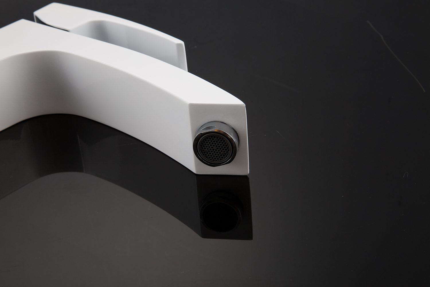 Смеситель для накладного умывальника Gappo G1007-18 — изображение 5