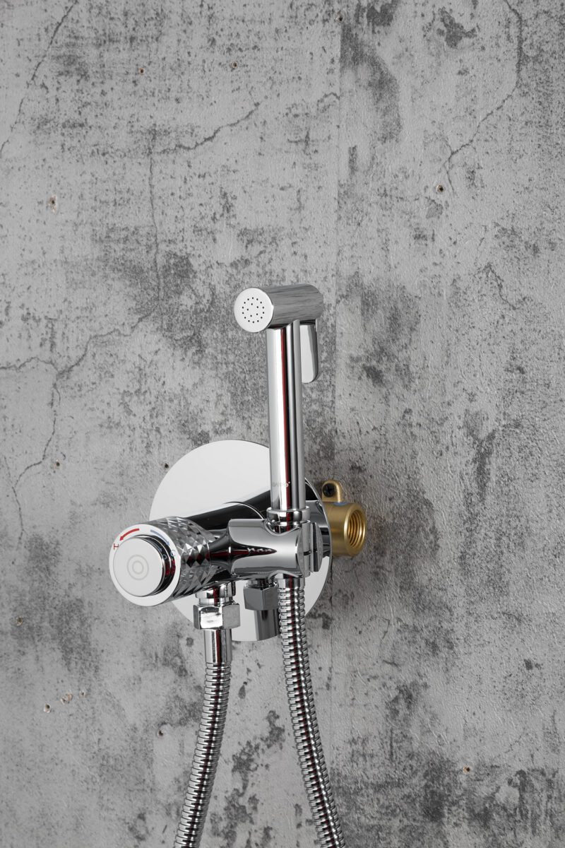 Кнопочный смеситель скрытого монтажа для гигиенического душа Gappo G7288-6, черный — изображение 11