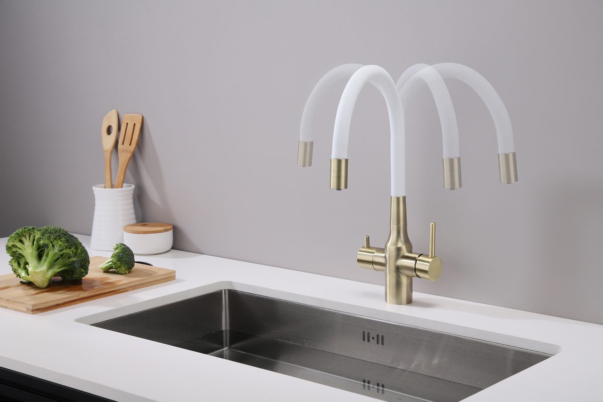 Смеситель для кухни под фильтр PAULMARK SALIX, бронза/белый, Sa213419-BRw — изображение 5