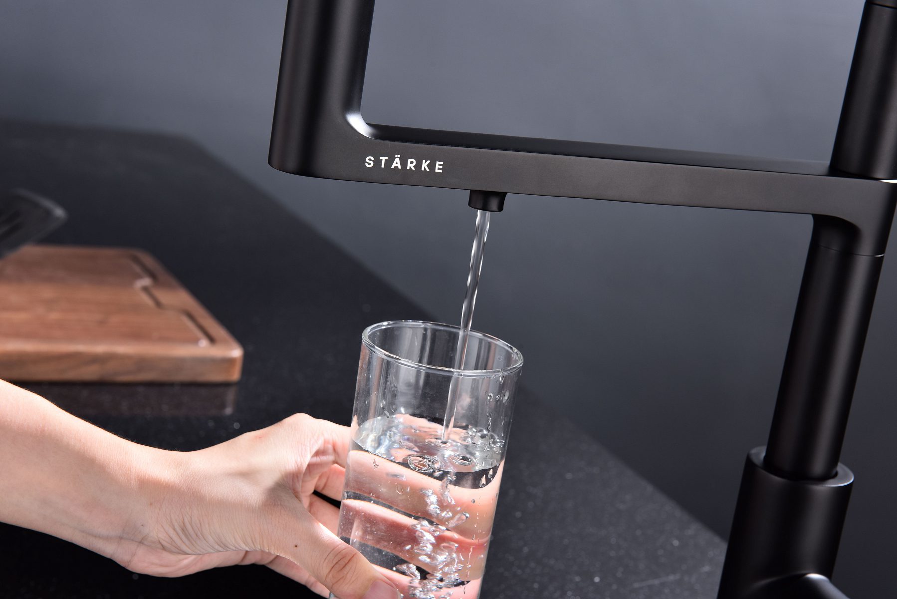 Смеситель для кухни под фильтр PAULMARK TORNADO, антрацит, To213402-401 — изображение 7