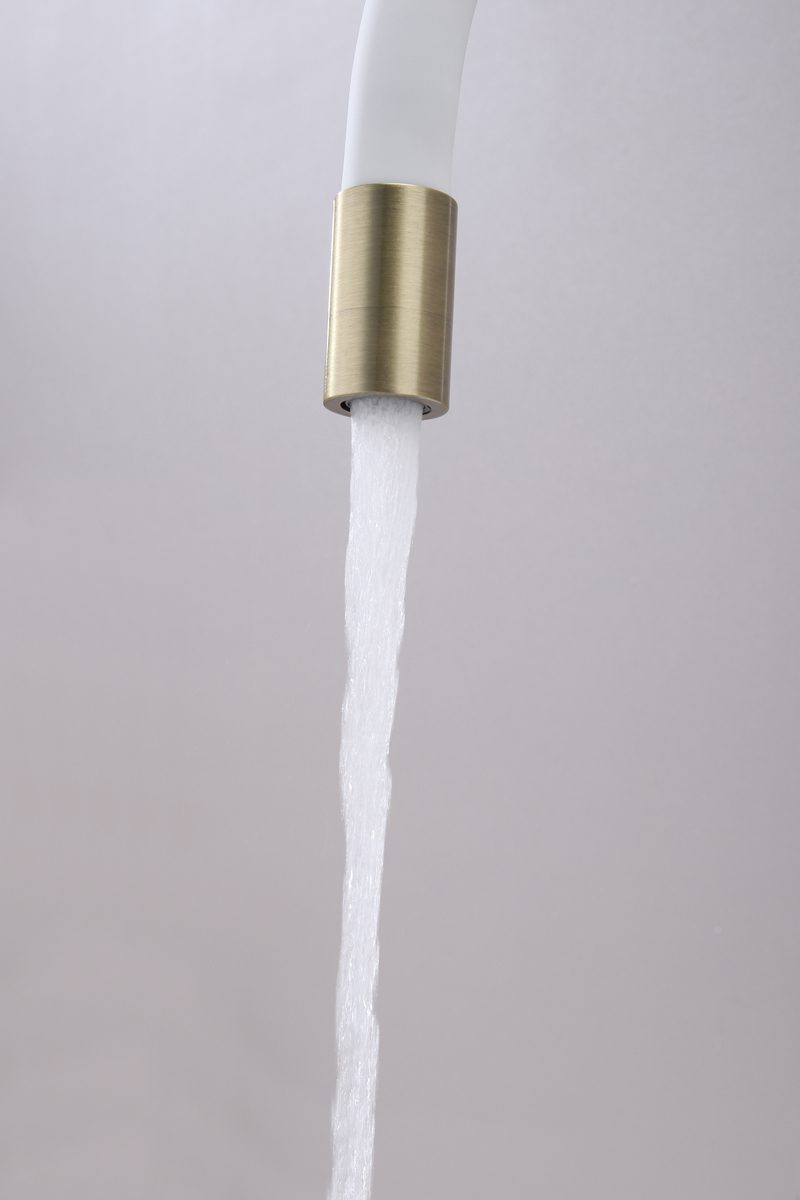 Смеситель для кухни под фильтр PAULMARK SALIX, бронза/белый, Sa213419-BRw — изображение 6