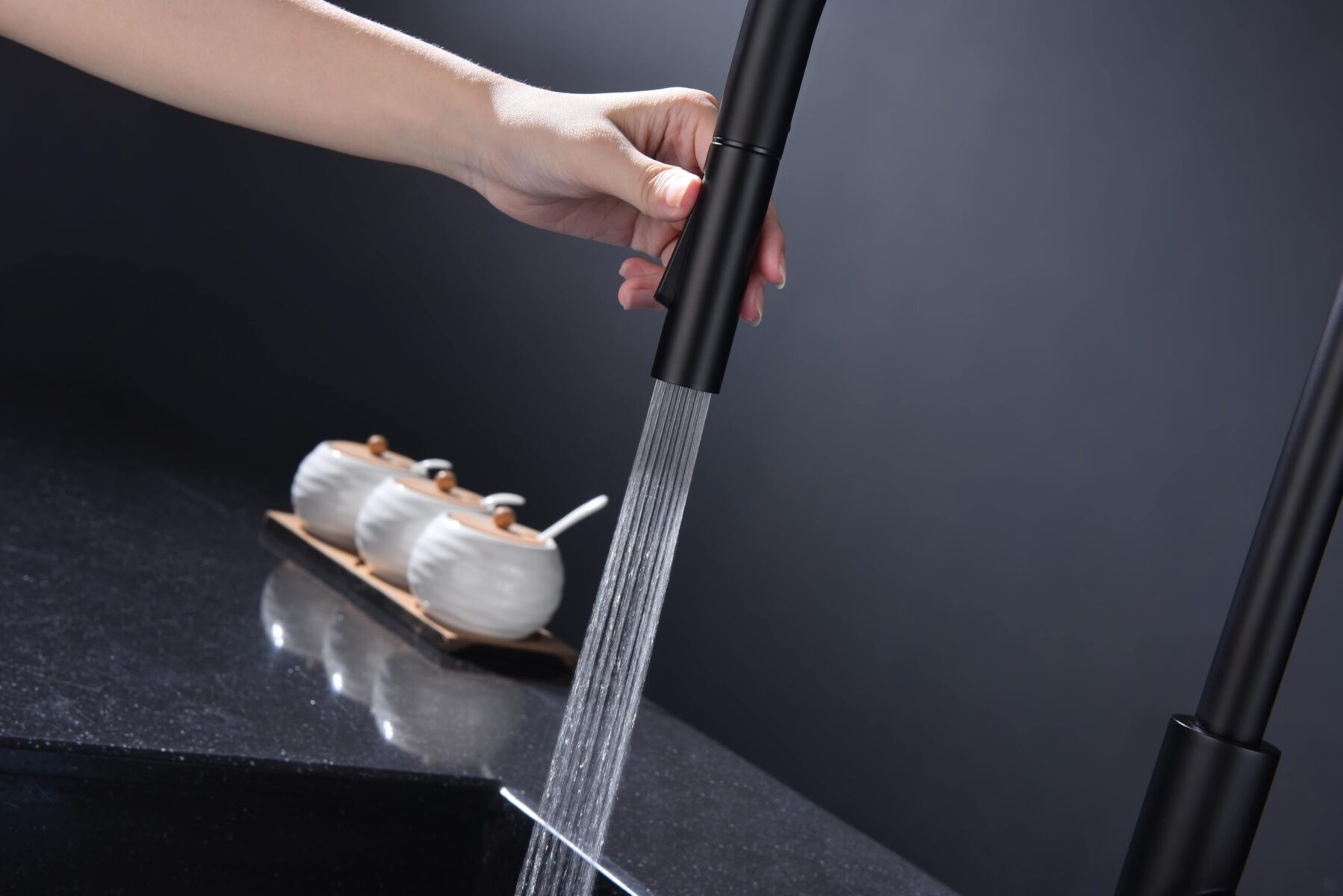 Смеситель для кухни с выдвижным изливом PAULMARK SENSO, антрацит, Se215180-AN — изображение 8