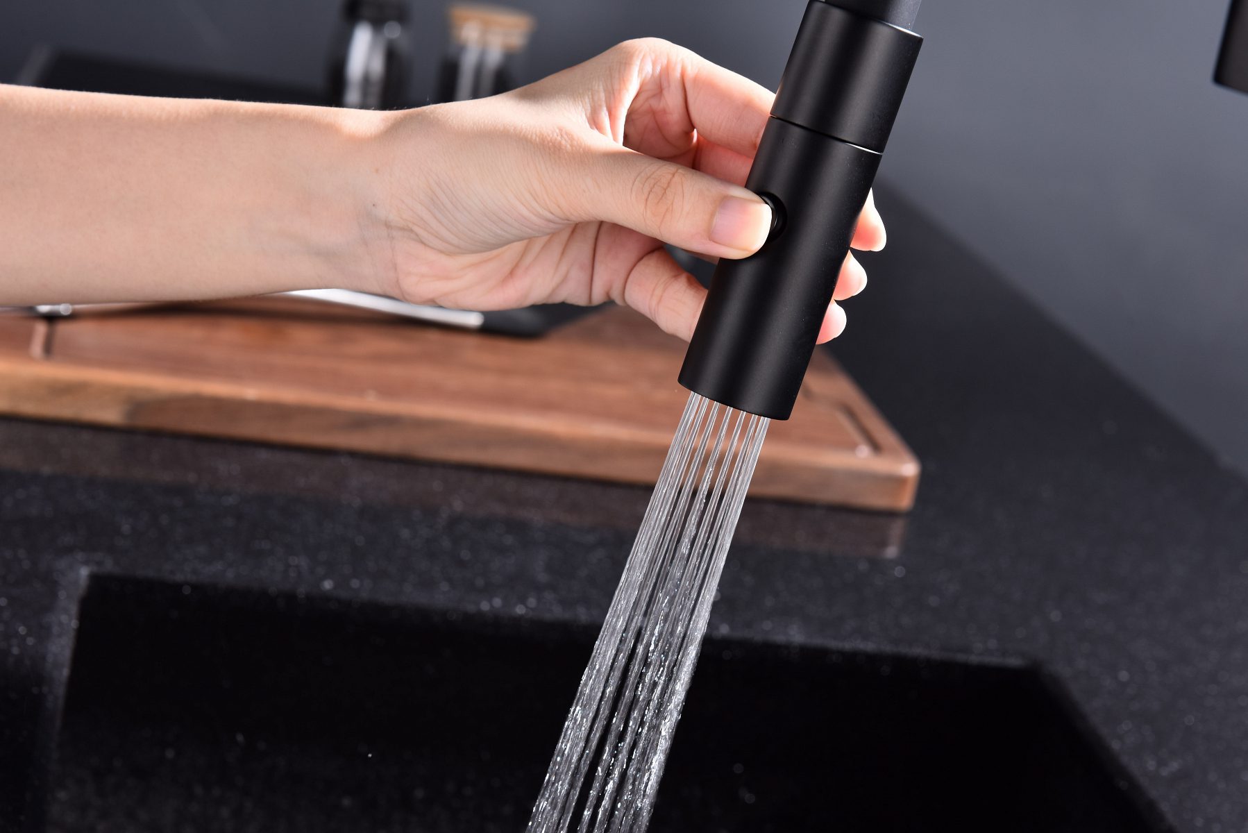 Смеситель для кухни под фильтр PAULMARK TORNADO, антрацит, To213402-401 — изображение 9