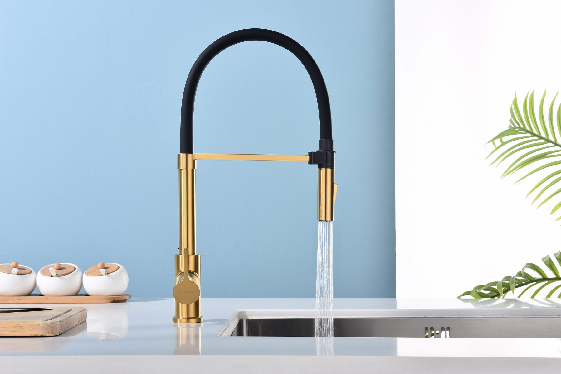 Смеситель для кухни с гибким изливом PAULMARK HALT, брашированное золото, Ha214021-BG — изображение 3