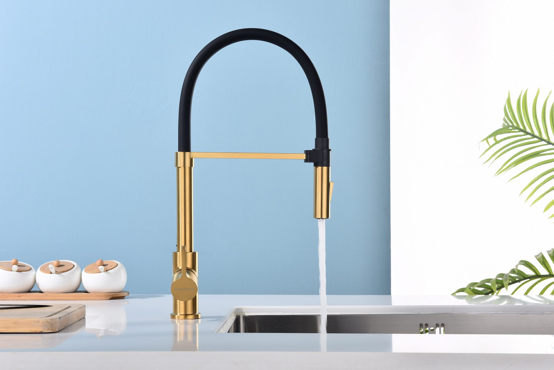 Смеситель для кухни с гибким изливом PAULMARK HALT, брашированное золото, Ha214021-BG — изображение 2