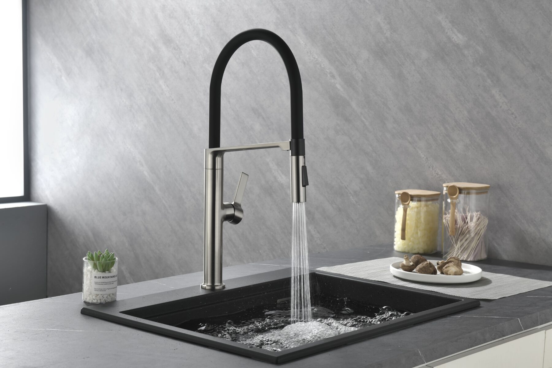 Смеситель для кухни с гибким изливом PAULMARK BARREL, брашированная сталь, Ba214029-BS — изображение 4