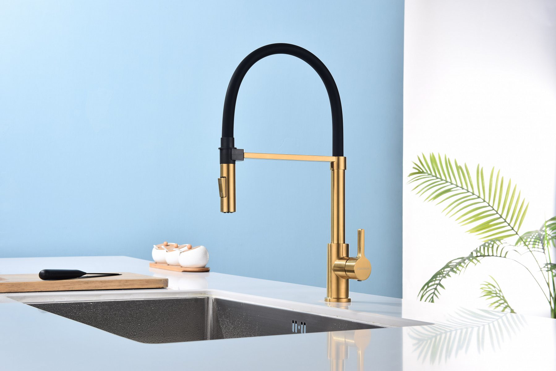Смеситель для кухни с гибким изливом PAULMARK HALT, брашированное золото, Ha214021-BG — изображение 4