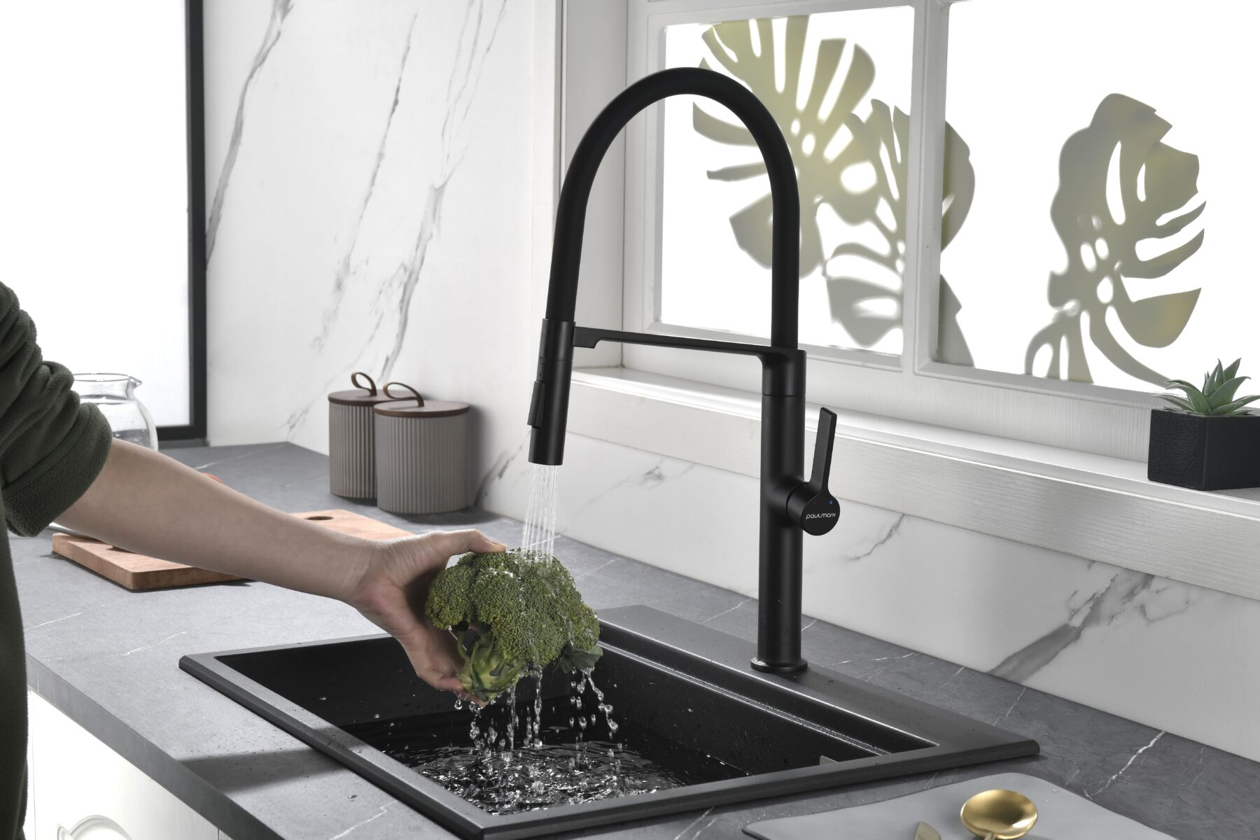 Смеситель для кухни с гибким изливом PAULMARK BARREL, антрацит, Ba214029-AN — изображение 4