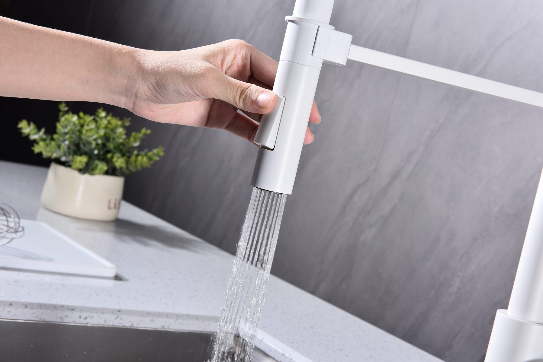 Смеситель для кухни с гибким изливом PAULMARK HALT, белый матовый, Ha214021-431 — изображение 6