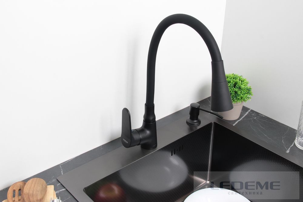 Смеситель для кухни с гибким изливом Ledeme L4161B-2 — изображение 9