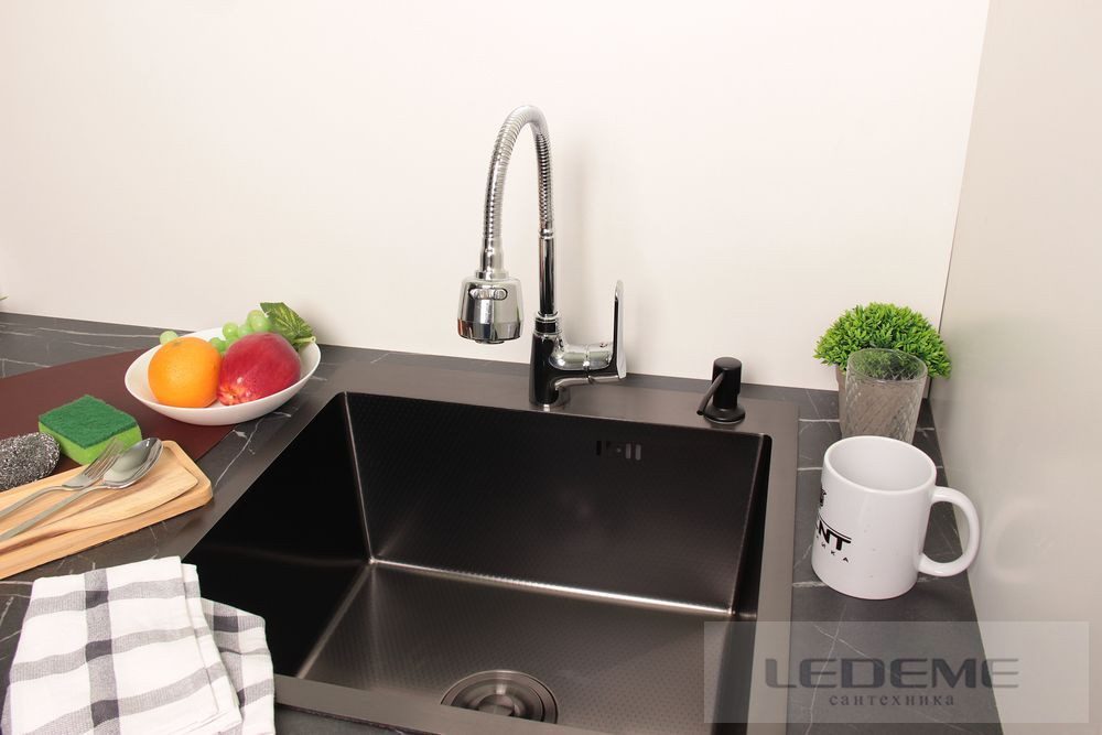 Смеситель для кухни с гибким изливом Ledeme L4361 — изображение 6