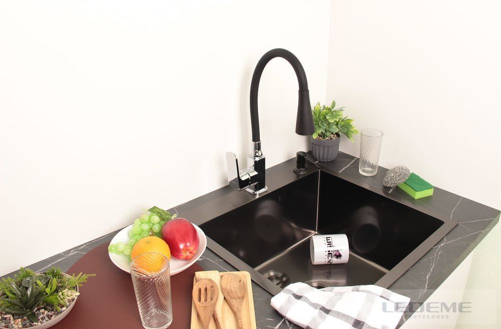 Смеситель для кухни с гибким изливом Ledeme L4144-2 — изображение 3