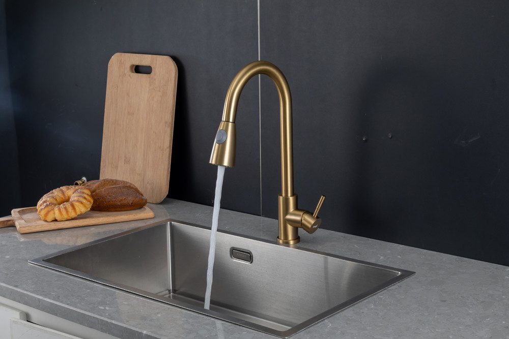 Смеситель для кухни с выдвижным изливом Frap F60991-3, золотой сатин — изображение 8