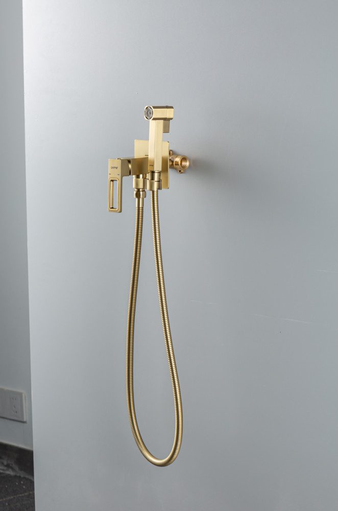 Смеситель скрытого монтажа для гигиенического душа Gappo G7217-13, золотой сатин — изображение 4