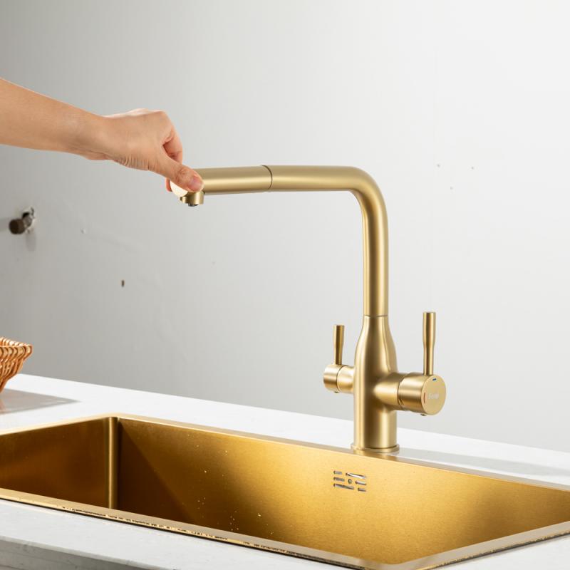 Смеситель для кухни под фильтр с выдвижным изливом Frap F4396-33, золотой сатин — изображение 5