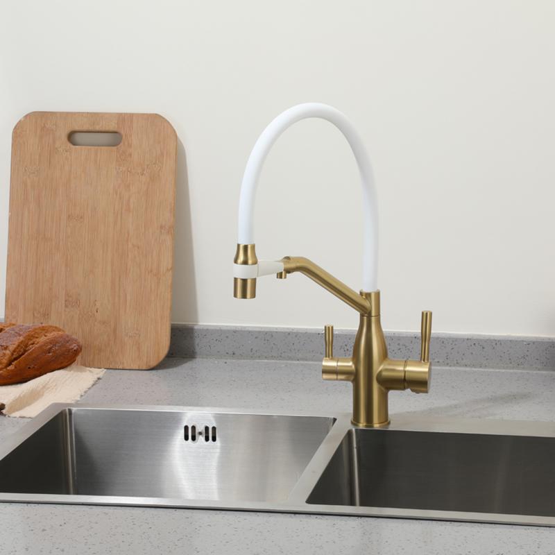 Смеситель для кухни под фильтр с гибким изливом Frap F4397-3, золотой сатин — изображение 3