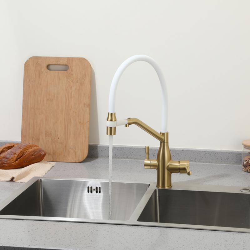 Смеситель для кухни под фильтр с гибким изливом Frap F4397-3, золотой сатин — изображение 4