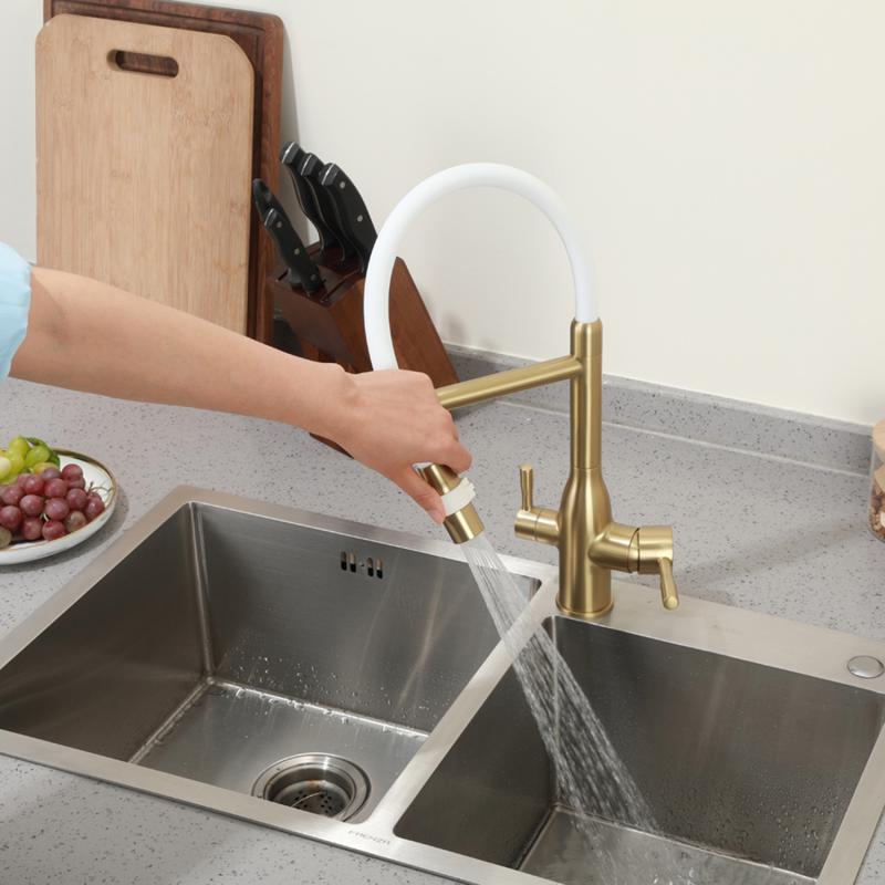 Смеситель для кухни под фильтр с гибким изливом Frap F4398-3, золотой сатин — изображение 7