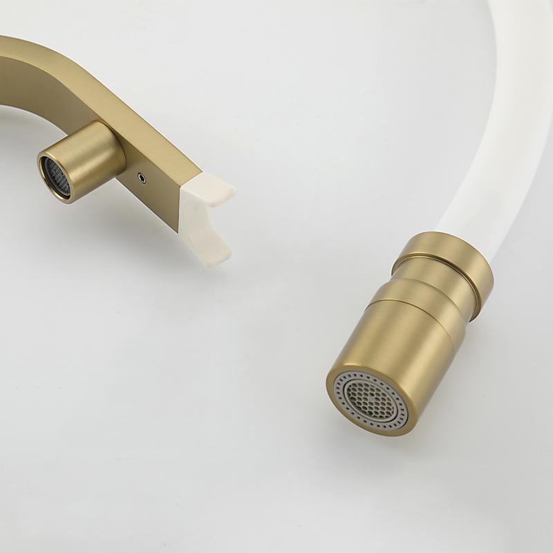 Смеситель для кухни под фильтр с гибким изливом Gappo G4395-63, золотой сатин — изображение 6