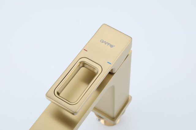 Смеситель для умывальника Gappo G1017-3, золотой сатин — изображение 5