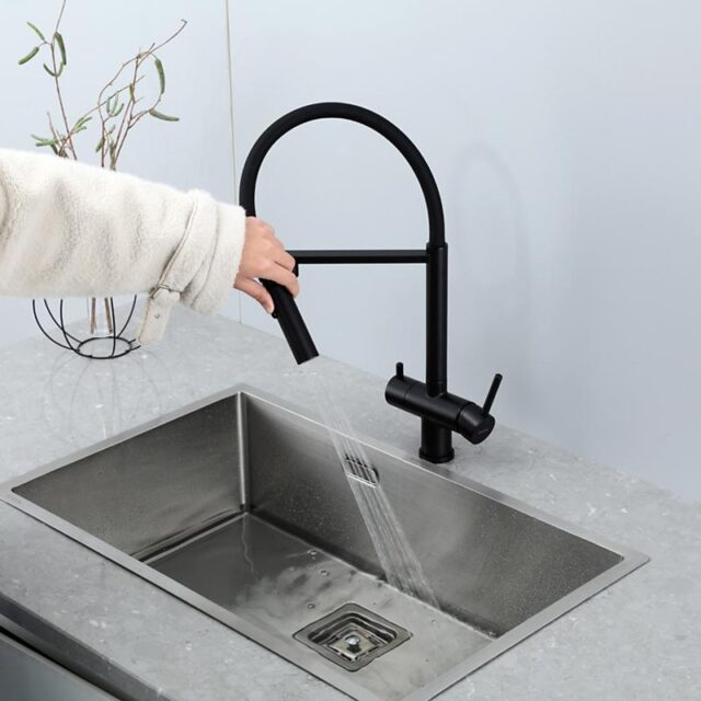 Смеситель для кухни под фильтр с гибким изливом Gappo G4397-86, чёрный — изображение 7
