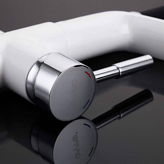 Смеситель для кухни с гибким изливом Gappo G4398-9, белый — изображение 8